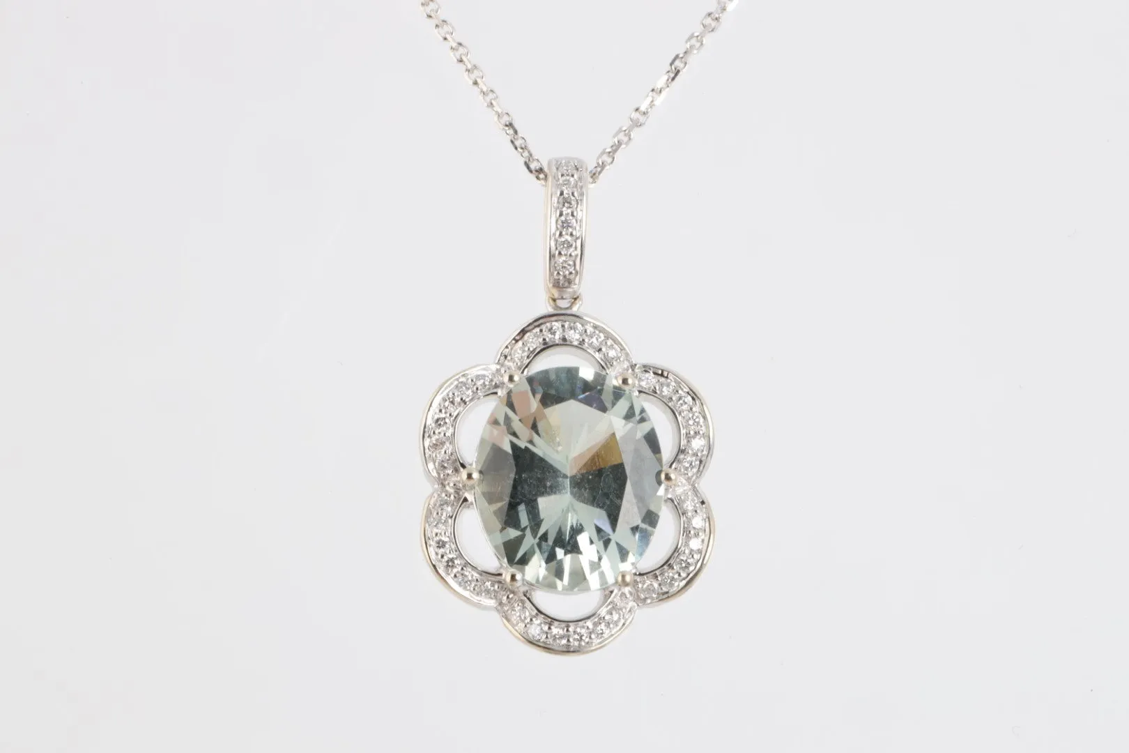 17" 14k White Gold Aquamarine & Diamond Pendant Necklace (5.50g.)