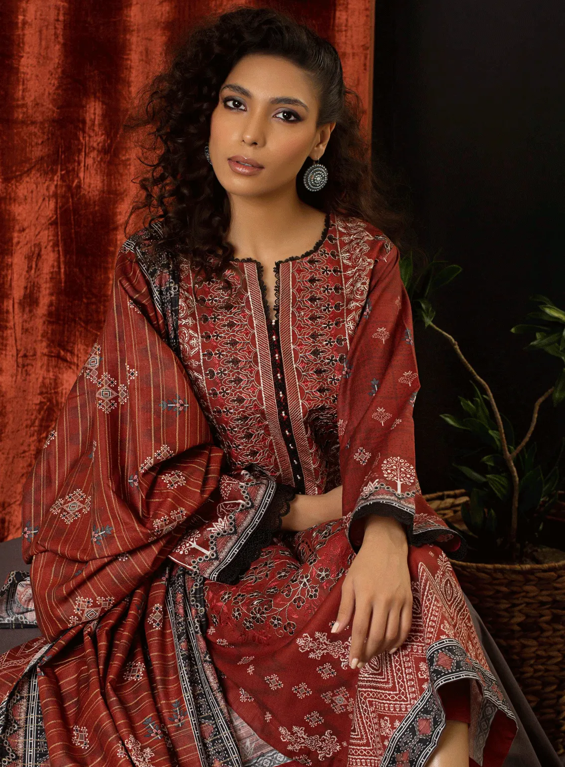 Aadab By Rashid Textile Embroidered Khaddar Unstitched 3 Piece Suit - RT23AK 8303