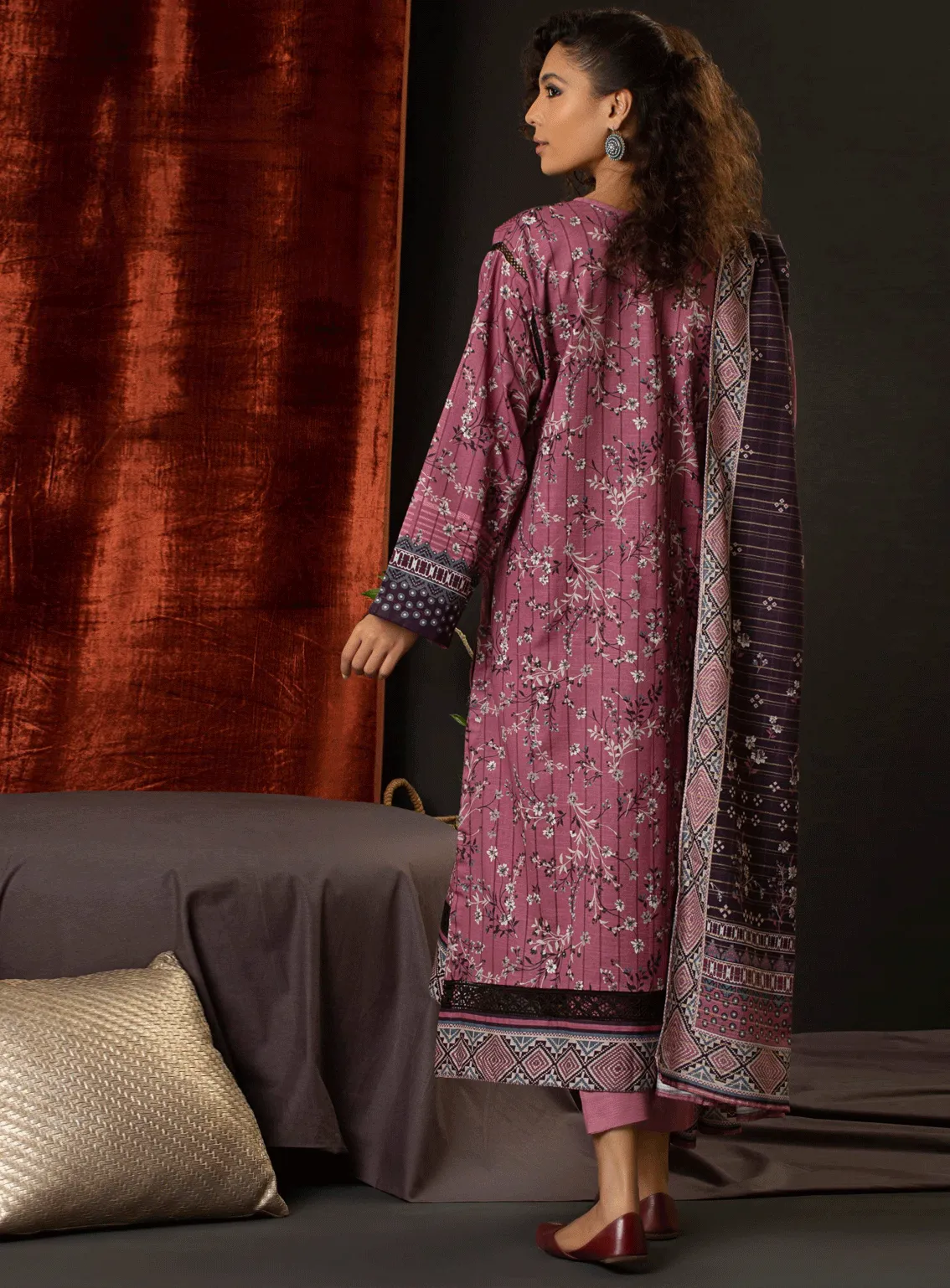 Aadab By Rashid Textile Embroidered Khaddar Unstitched 3 Piece Suit - RT23AK 8307