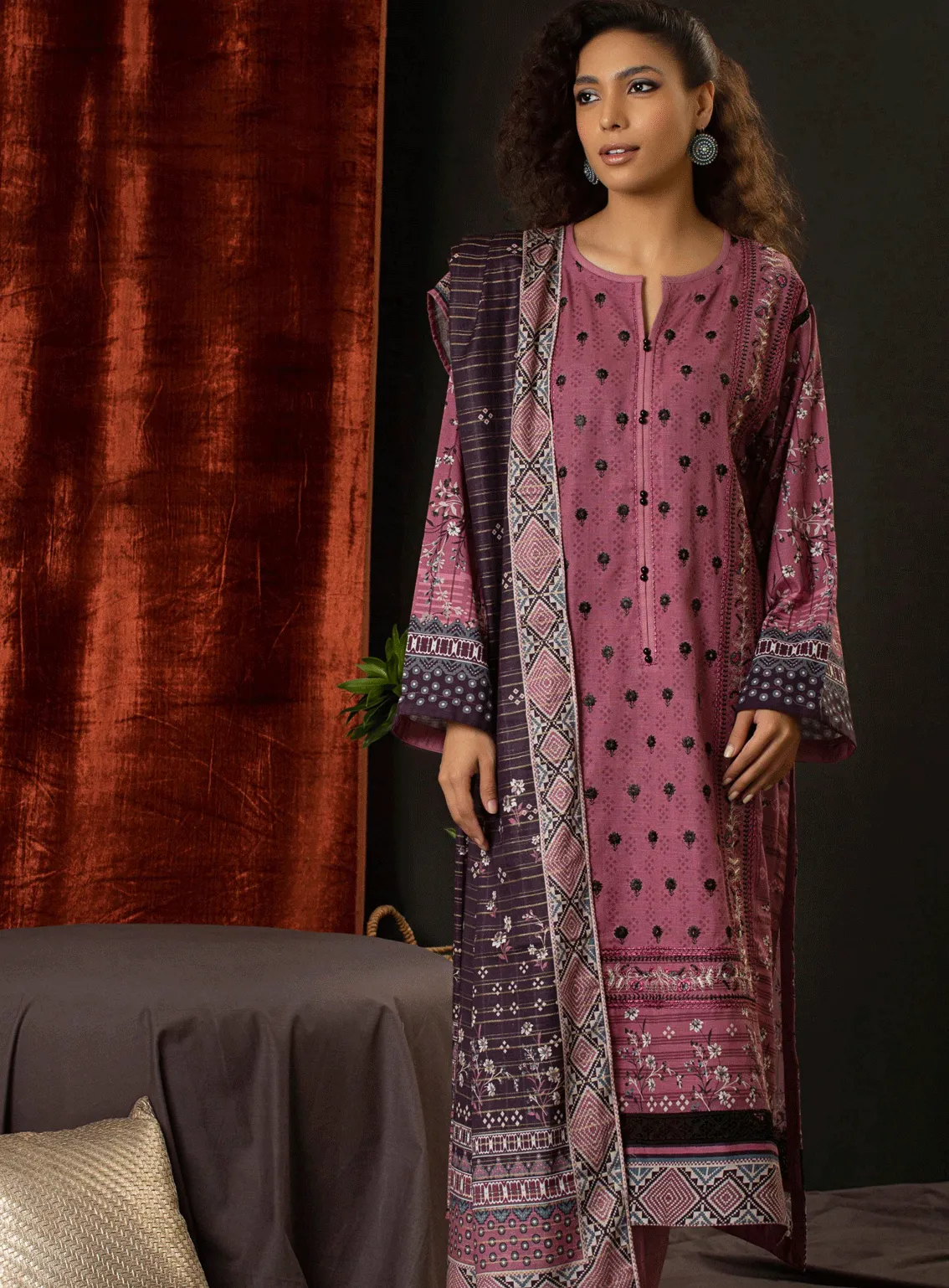 Aadab By Rashid Textile Embroidered Khaddar Unstitched 3 Piece Suit - RT23AK 8307