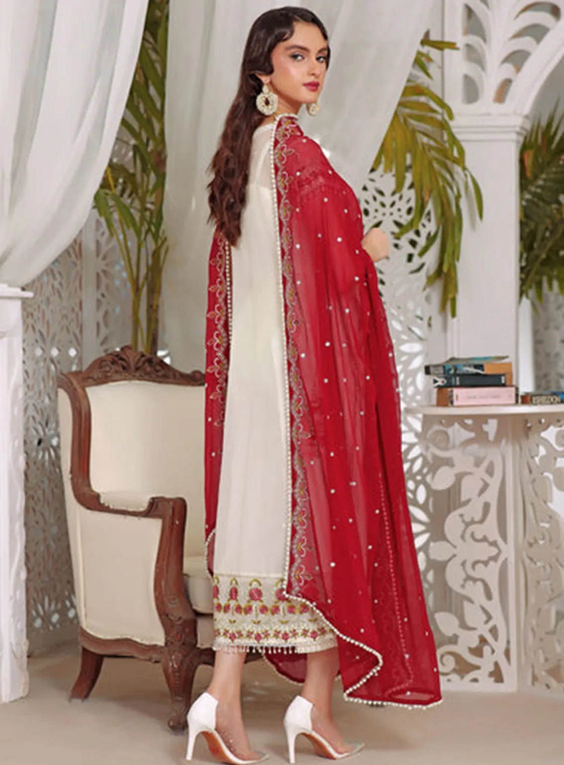 Aaina By Awwal Embroidered Chiffon Unstitched 3 Piece Suit - 01 AAQS